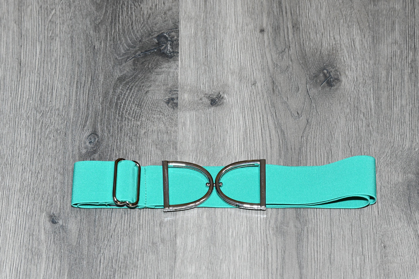 Stirrup belt buckle with Kelly Green adjustable ￼